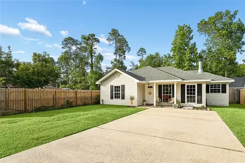 Exterior - 2106 Robin St, Slidell, LA 70460 photo 2 of 5