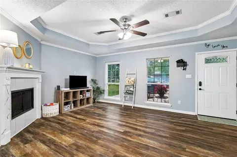 Living - 2106 Robin St, Slidell, LA 70460 photo 1 of 3