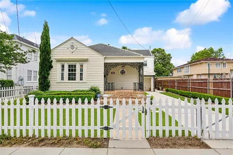 5420 S Johnson St, New Orleans, LA 70125
