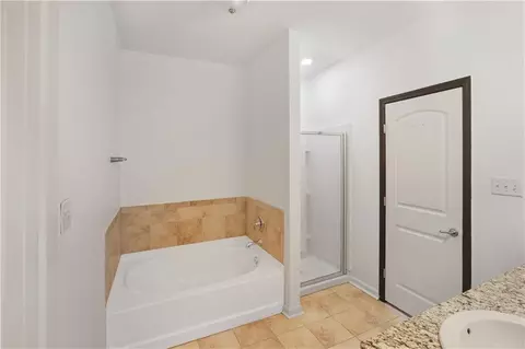 Bath - 116 E Lake Ct, Slidell, LA 70461 photo 1 of 2