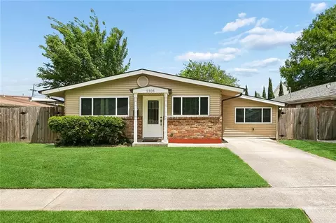 2305 Generes Dr, Harahan, LA 70123