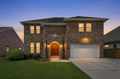 1109 Lake Frances Dr, Gretna, LA 70056