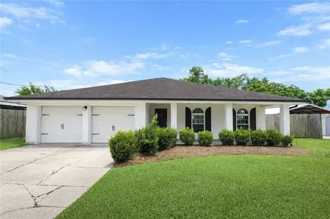 106 Beta St, Belle Chasse, LA 70037