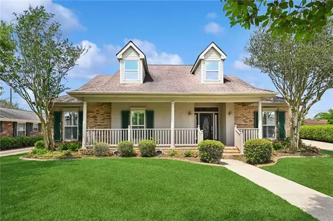 1008 Saint Michael Dr, Harvey, LA 70058