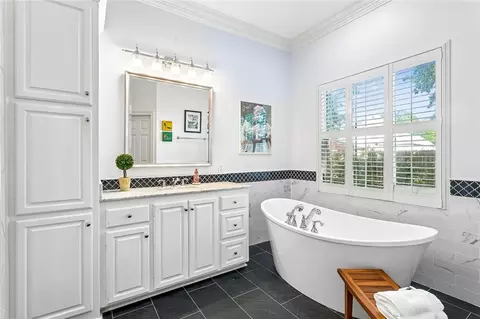 Bath - 140 Chapel Loop, Mandeville, LA 70471 photo 2 of 5