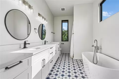 Bath - 500 Richards Dr, Slidell, LA 70461 photo 2 of 4