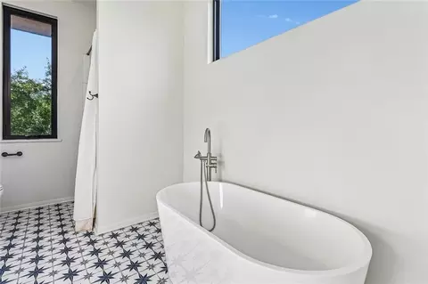 Bath - 500 Richards Dr, Slidell, LA 70461 photo 3 of 4