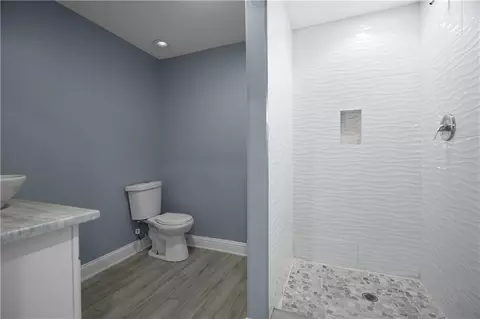 Bath - 241 Devon Rd, Laplace, LA 70068 photo 4 of 4
