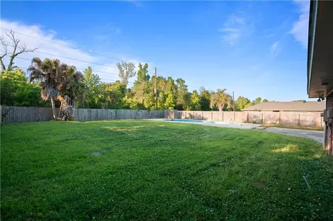 Exterior - 241 Devon Rd, Laplace, LA 70068 photo 6 of 7