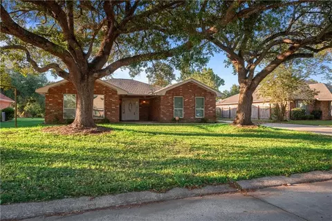 Exterior - 241 Devon Rd, Laplace, LA 70068 photo 3 of 7