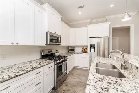 Kitchen - 69272 3rd Ave, Covington, LA 70433 photo 3 of 5