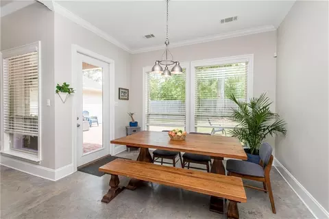 Dining - 69272 3rd Ave, Covington, LA 70433 photo 1 of 2