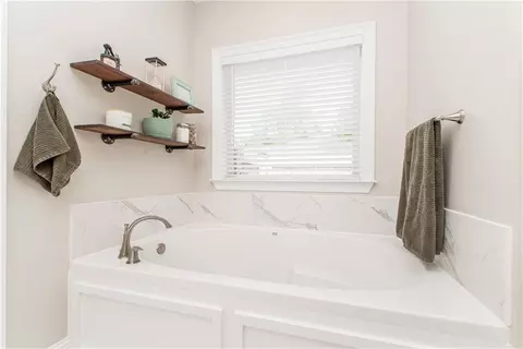 Bath - 69272 3rd Ave, Covington, LA 70433 photo 2 of 4