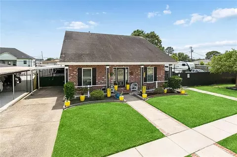212 Ocelot Dr, Arabi, LA 70032