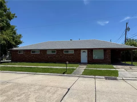 400 E Liberaux Laplace St, Chalmette, LA 70043