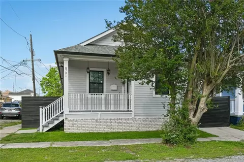 8731 Pear St, New Orleans, LA 70118