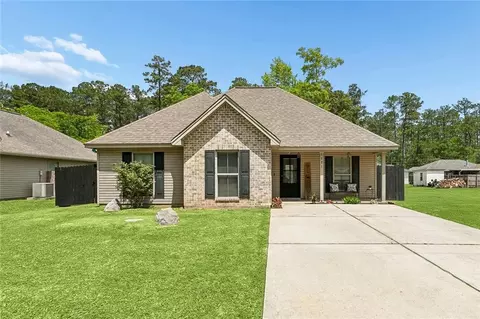 1521 Jasmine St, Mandeville, LA 70448