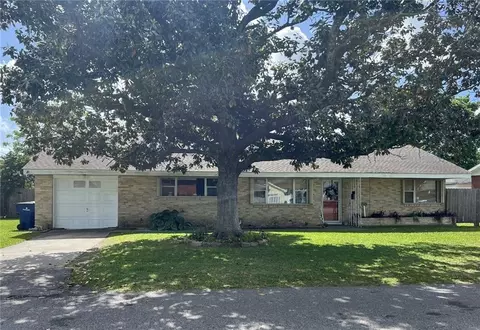 1125 West Dr, Westwego, LA 70094