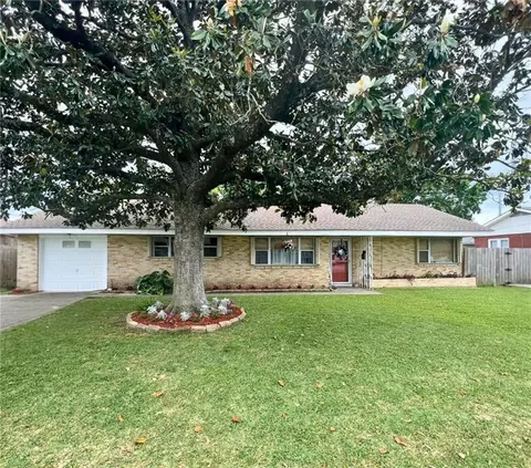 1125 West Dr, Westwego, LA 70094