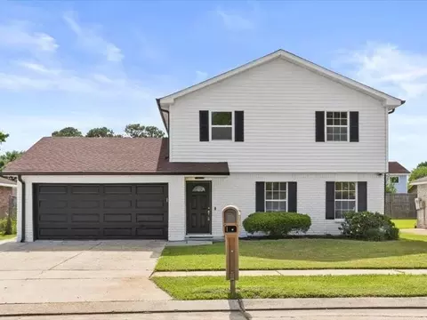 2460 Paige Janette Dr, Harvey, LA 70058