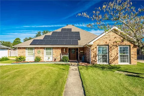 325 Somerset St, Laplace, LA 70068