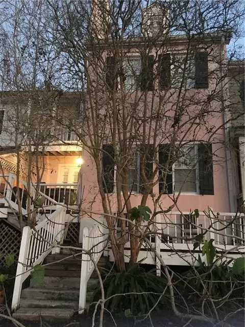 2 Place Lafitte St, Madisonville, LA 70447