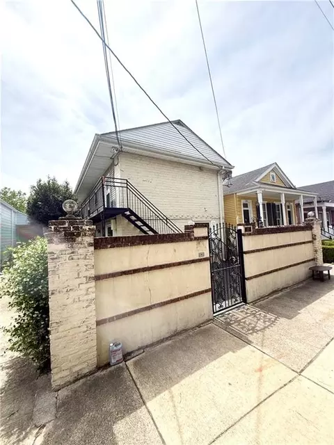 257 Cherokee St #2, New Orleans, LA 70118