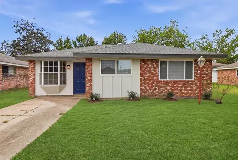 2749 Blanche St, Marrero, LA 70072
