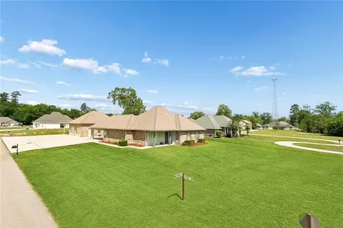 15261 S Tiger Loop, Ponchatoula, LA 70454