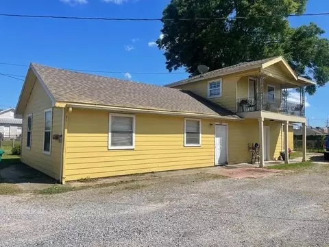 7513-7517 Celestine Dr, Marrero, LA 70072