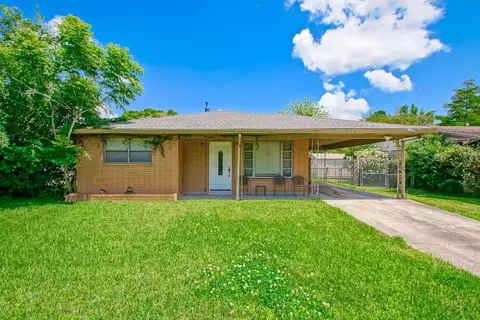 2036 General Collins Ave, New Orleans, LA 70114