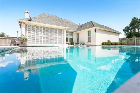 Exterior - 844 Rue Bourdeaux, Covington, LA 70433 photo 6 of 7