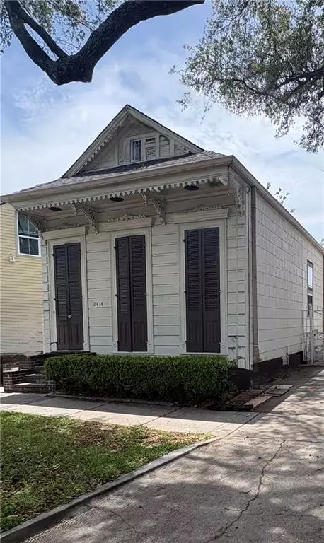2414 Ursuline Ave, New Orleans, LA 70119