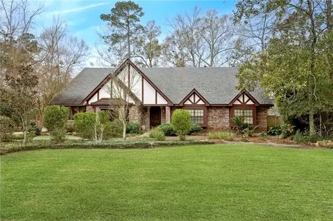 67 Magnolia Ridge Dr, Madisonville, LA 70447