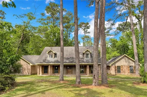 108 Rue De Bourbon St, Slidell, LA 70461