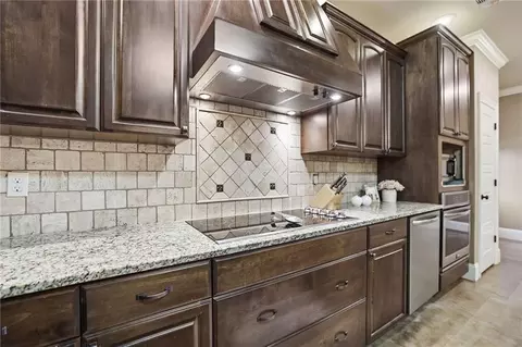 Kitchen - 42569 Clover Leaf Dr, Hammond, LA 70403 photo 2 of 3