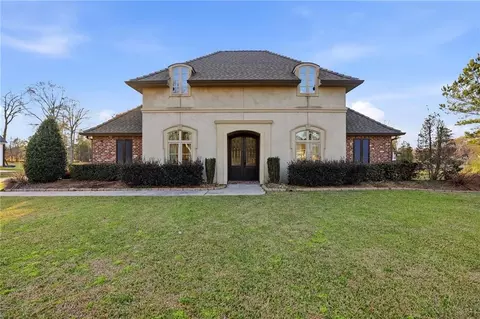 42569 Clover Leaf Dr, Hammond, LA 70403