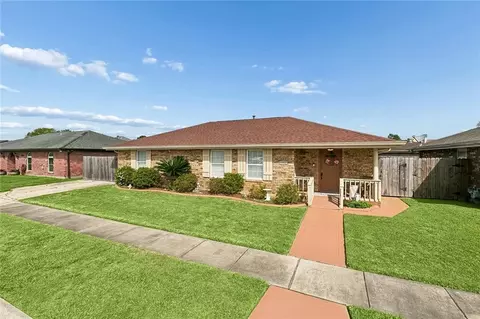2212 Fable St, Meraux, LA 70075