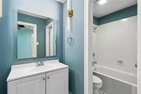 Bath - 26 Mesa St, Kenner, LA 70065 photo 8 of 8