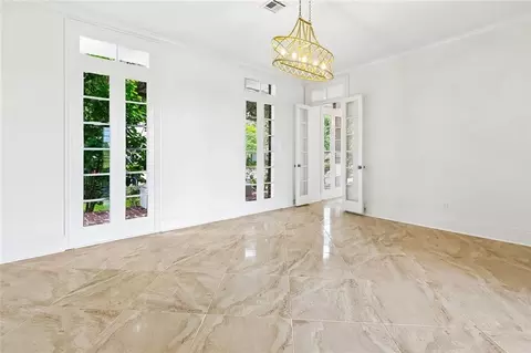 Living - 26 Mesa St, Kenner, LA 70065 photo 2 of 7