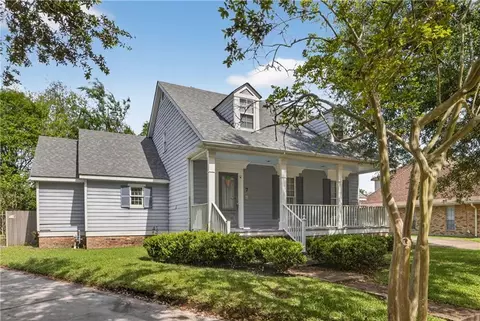 7 Whispering Oaks Dr, River Ridge, LA 70123