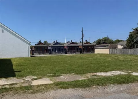 2214 7th St, New Orleans, LA 70125