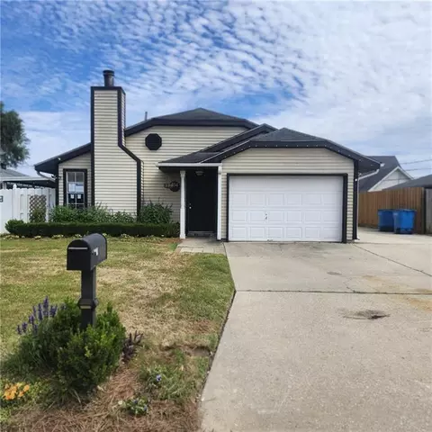 334 River Point Dr, Destrehan, LA 70047