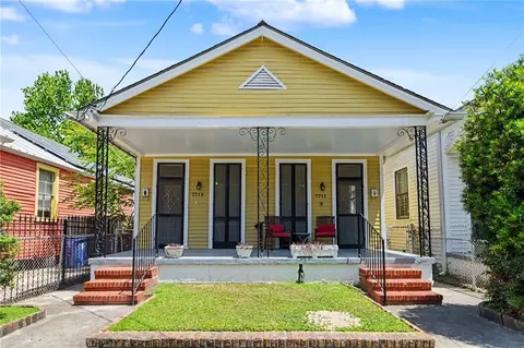 7711 Oak St, New Orleans, LA 70118