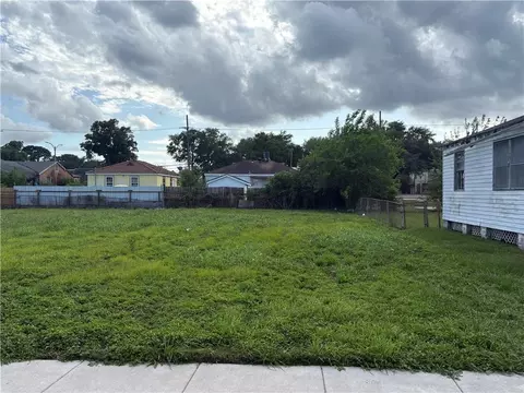 7754 Alabama St, New Orleans, LA 70126