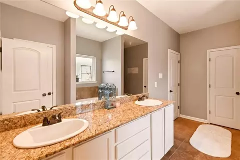 Bath - 116 Meadow Spring Pl, Covington, LA 70435 photo 2 of 3