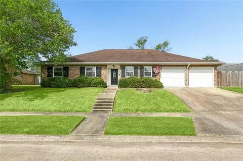804 Glencove Ln, Terrytown, LA 70056