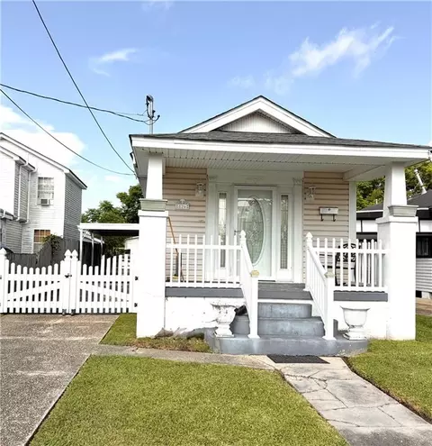 826 Avenue B Ave, Marrero, LA 70072