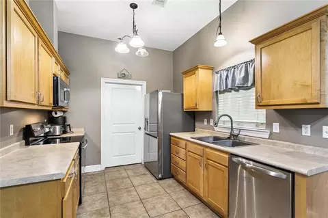 Kitchen - 1280 S Walnut St, Slidell, LA 70460 photo 2 of 2