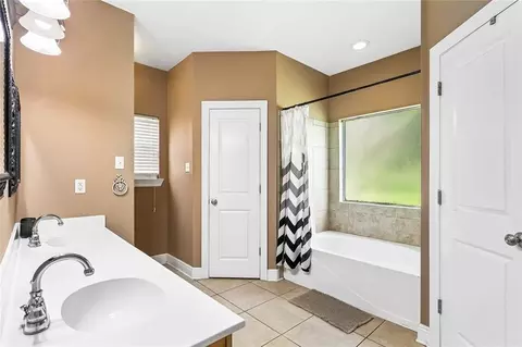 Bath - 1280 S Walnut St, Slidell, LA 70460 photo 1 of 2